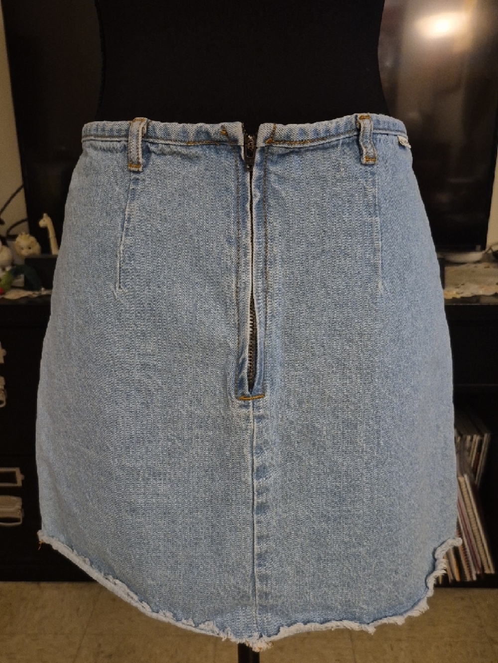 Billabong Light Blue Denim Mini Skirt with Front Pockets - Picture 2 of 3